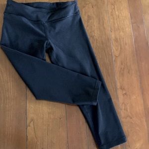 Ivivva cropped black leggings like new size 10